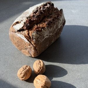 UrDinkel Sauerteigbrot mit Baumnüssen